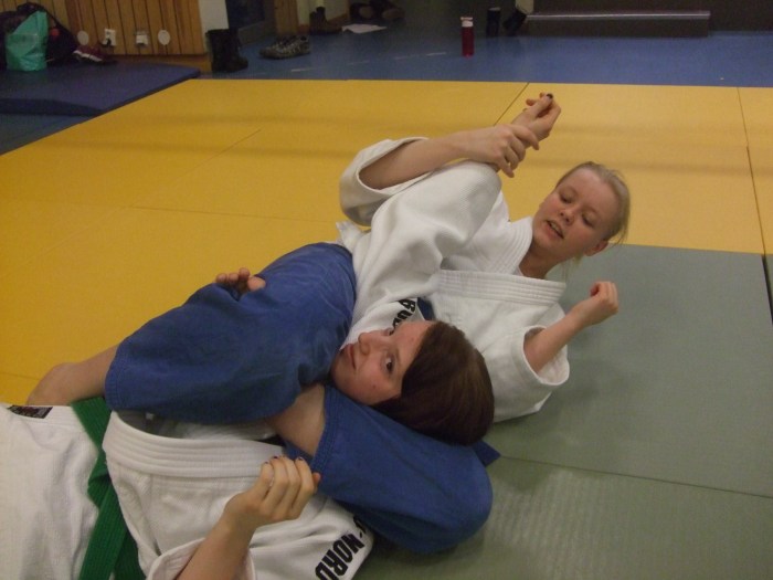 Ingebjørg Holbø (bakerst) og Kristin Bogan Larsen