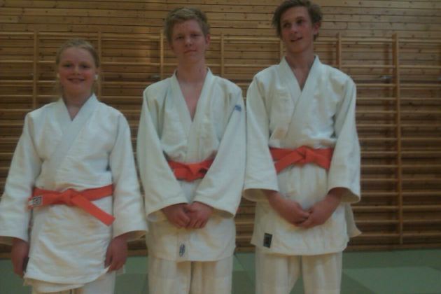 F.V.: Inez Marie Lysne-Ness, Stian Andre Nielsen og Chris Andre Finanger.