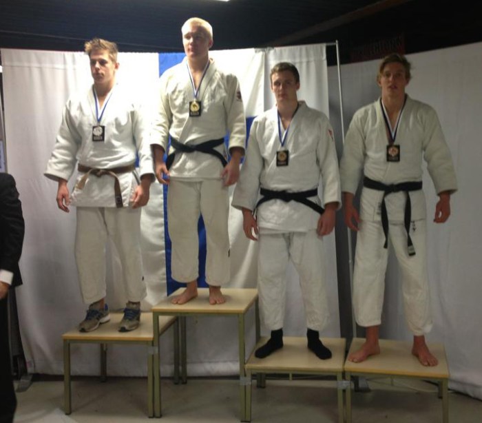 U21 -90 kg: Bronse til Henrik Reitan, gull til L. Nuorteva, FIN, sølv til J. Fagerhill, SVE, og bronse til M. Nilsson, SVE.
