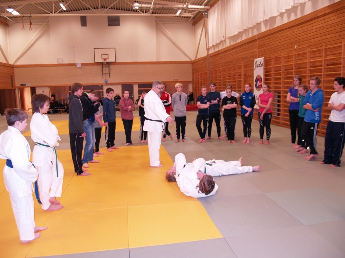 Alf Birger Rostad hadde ansvaret for samlinga med humanistiske konfirmanter.