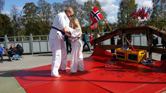 God PR for klubben å delta i borgertoget.