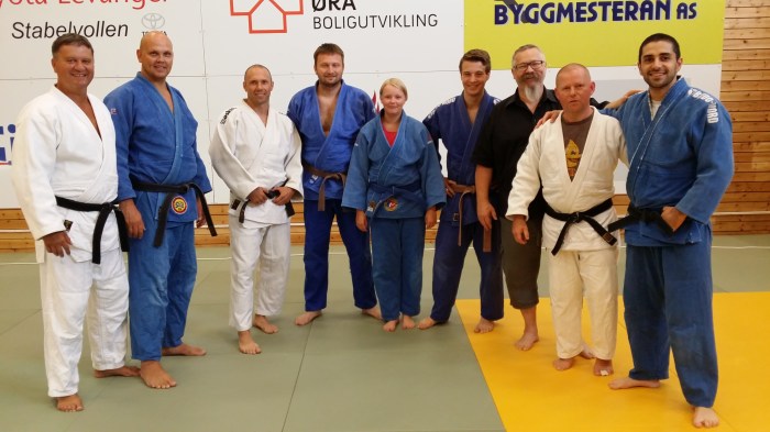 Besøk fra gode naboer i sør- Fv.; Snorre Johansen, Tore Brenne, Grzegorz Dembicki, Espen Johannesen, Ingebjørg Holbø, Jørgen Ruiz Garcia, Alf Birger Rostad, Lars Bjørås og Benjamin Rajabi.