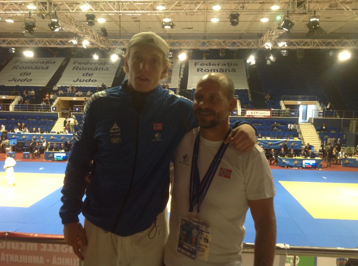 Landslagstrener Anders Dahlin har tatt ut Henrik til VM U21 i Miami. Madelene Rubinstein, Fredrikstad, er også tatt ut.