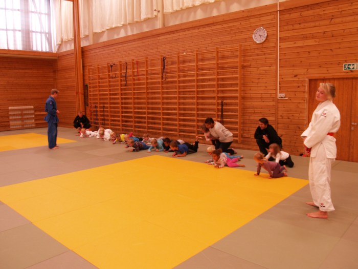 Lavrans Lysne-Ness og Inez Marie Lysne-Ness har kontroll på knøttene.