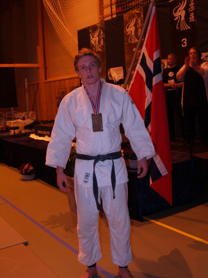 NM senior: Bronse i både -90 og åpen klasse til Henrik Reitan.