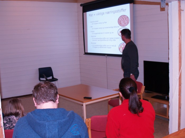 Snorre Johansen presenterer Olympiatoppens kostholdsråd.