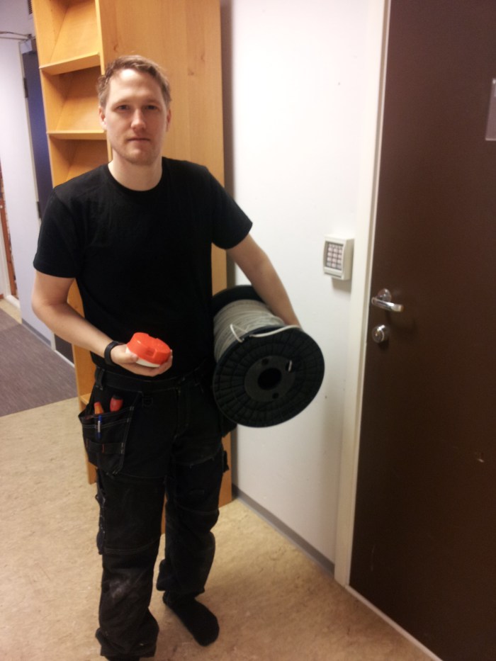 Mange meter med kabel må til.