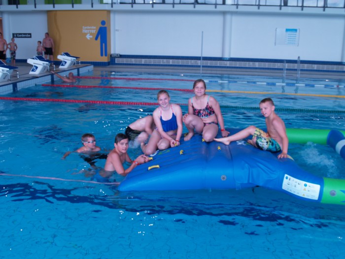 Besøket i svømmehallen var nok dagens høydepunkt.