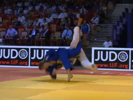 Henrik Reitan med en flott uchi mata i starten av kampen. Foto: IJF